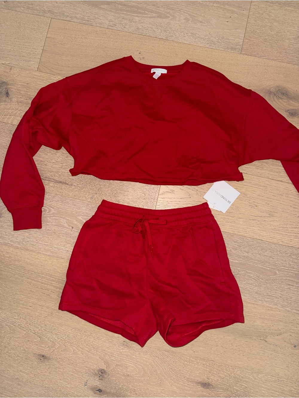 Beyond Yoga Red matching set sweatshirt and shorts XS NWT